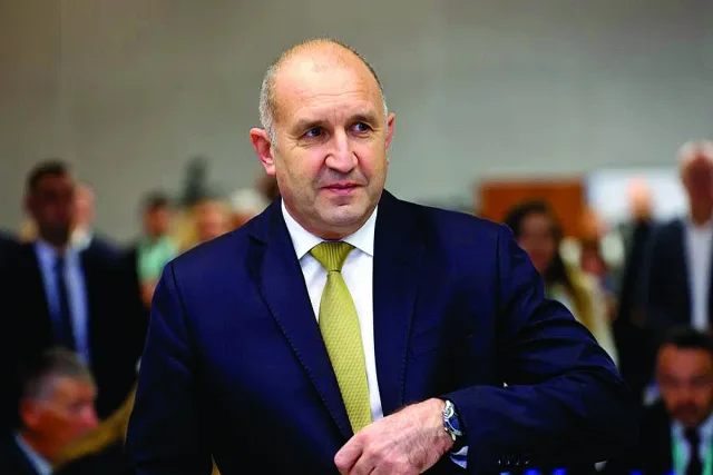 Радев взе изборите на абордаж