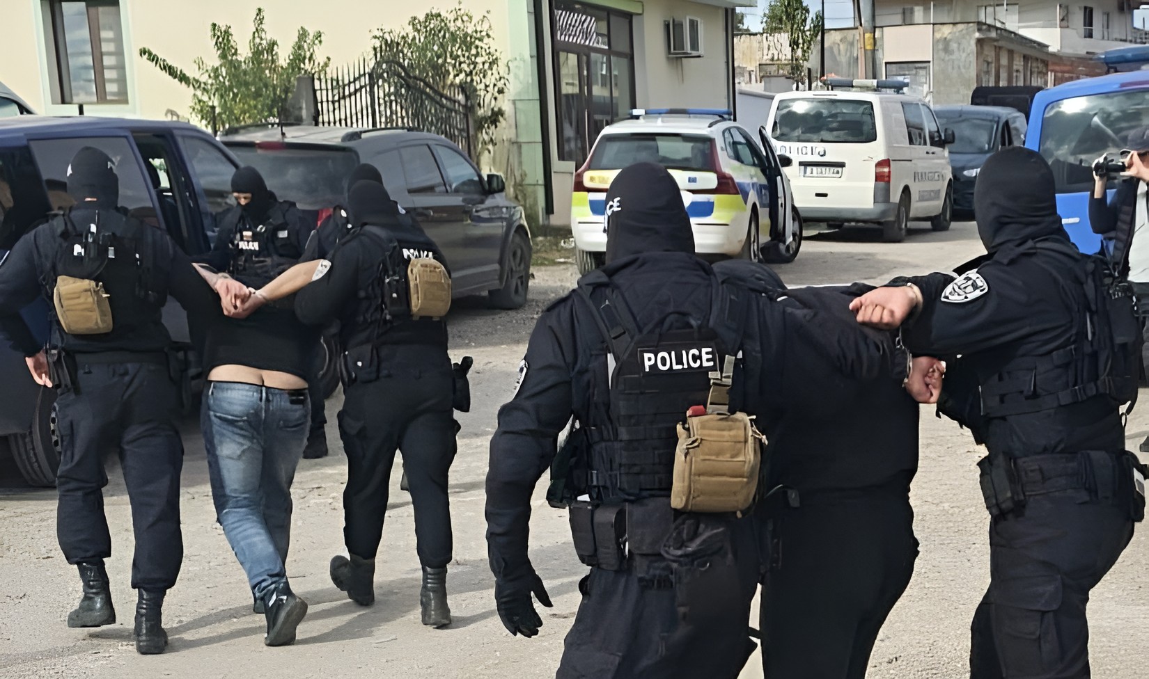 Полицията удари Хасковско. Фентанил, марихуана и 13 арестувани