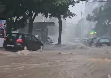 В Плевен е страшно! Библейски потоп (СТРАШНИ СНИМКИ)