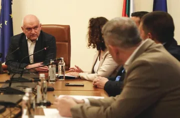 Главчев с нови рокади, смени областни управители