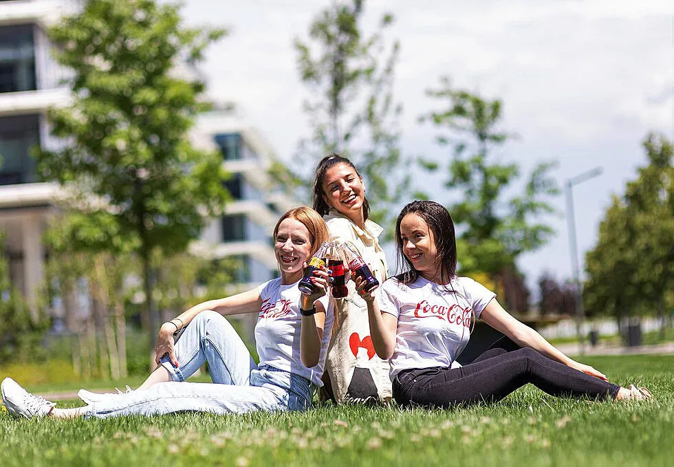 Кока-Кола ХБК България предоставя нови възможности за млади таланти