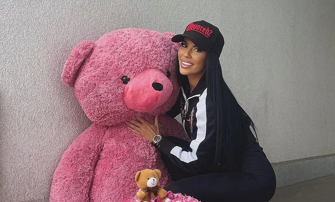 Полина на Джизъса би дузпата на още едно гадже