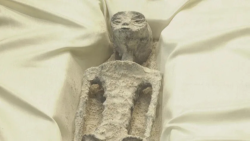 Американски контраадмирал проговори за извънземните. Проверяват морското дъно