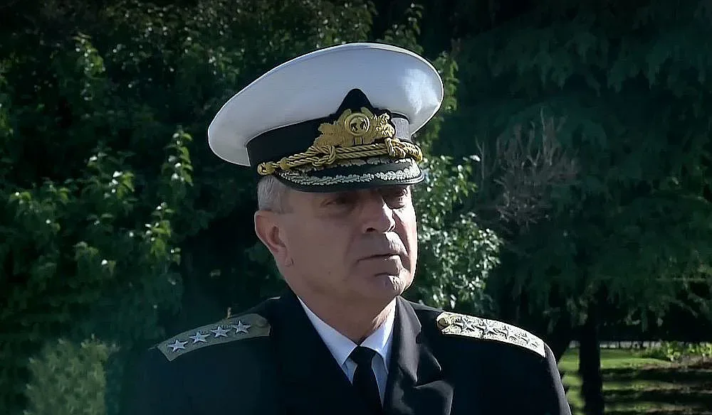 Началникът на отбраната с важно послание към политиците