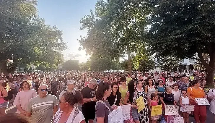 Започна се! Плевен с най-големия протест от 15 години