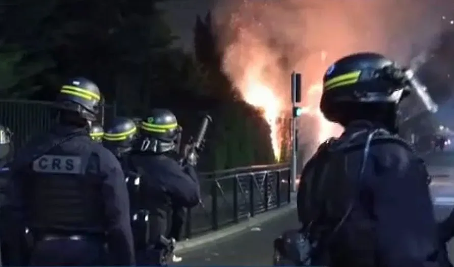 Кошмар в Париж! Стрелба и жертви