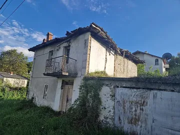Взрив! Обява за къща в Родопите потресе хората