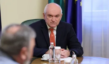 Главчев заминава спешно за Париж, ще участва във важен форум