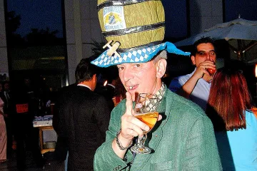 Един за всички, всички за никъде