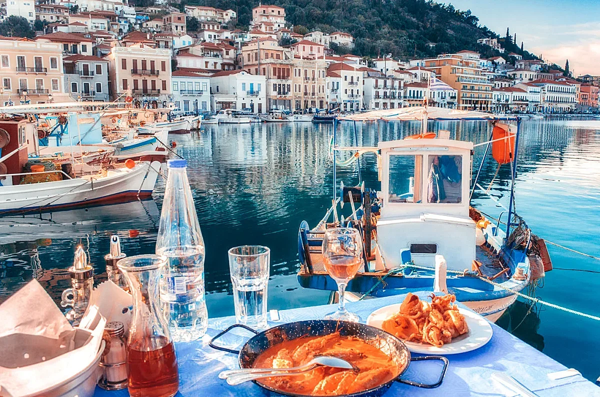 Нови цени посрещат първите туристи в Гърция