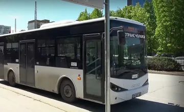 Шофьор на автобус се развилня, погна контрольори и пътници