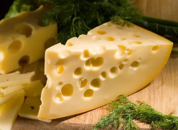 Знаете ли, че…Защо швейцарското сирене има очи?