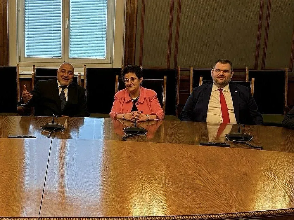 Пеевски и Борисов се срещнаха с кмета на Ямбол