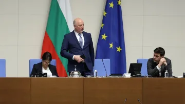 Свалиха Росен Желязков! Парламентът остана без председател