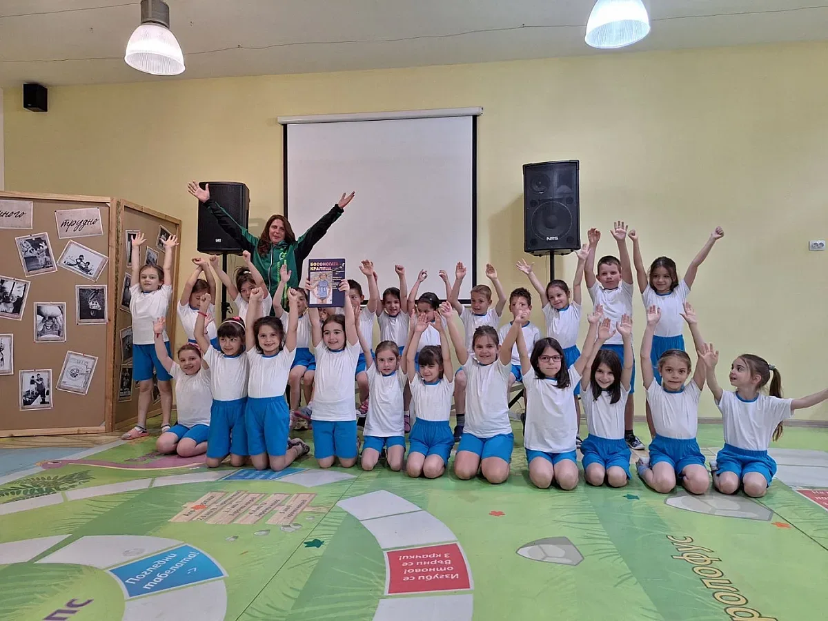 Лекоатлети от СКЛА „Берое“ се включиха в Маратона на четенето с тематична книга