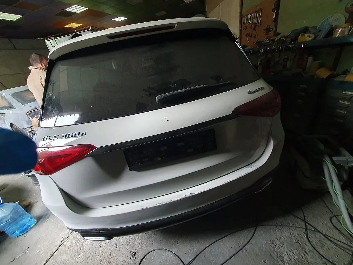 Разбиха сложна схема за фалшиви регистрации на автомобили