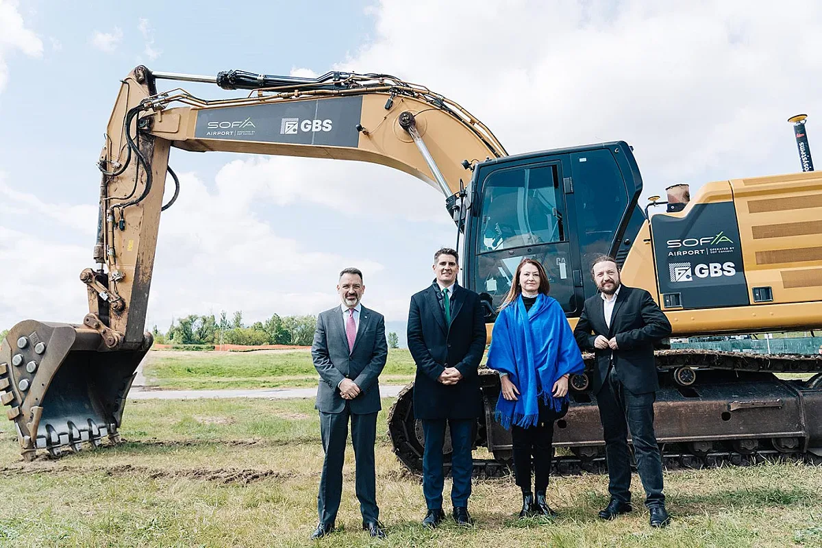 Чисто нов паркинг с 1000 места ще има летище София през есента