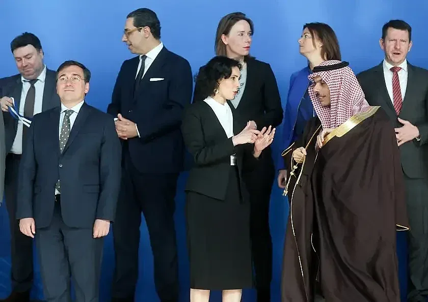 ЕС с нов удар срещу Иран