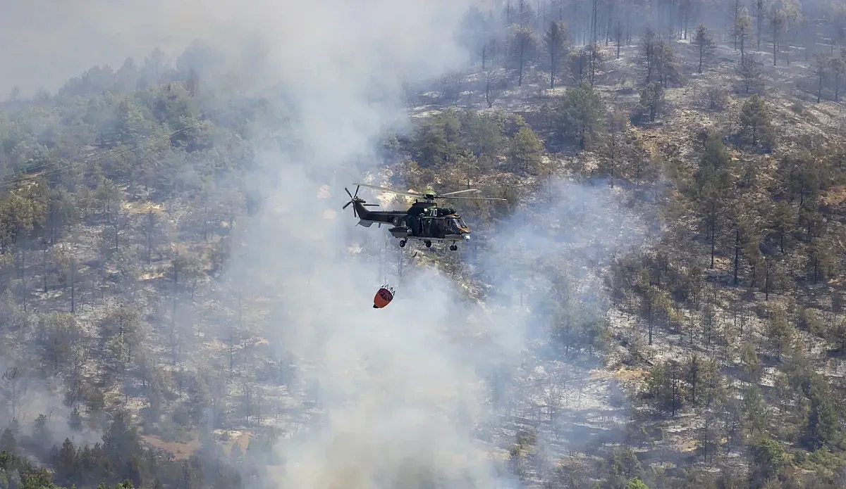 Пирин пак е в пламъци! Тройна заплаха за района