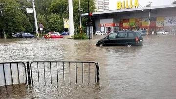 Потоп удави два града. Страшно е