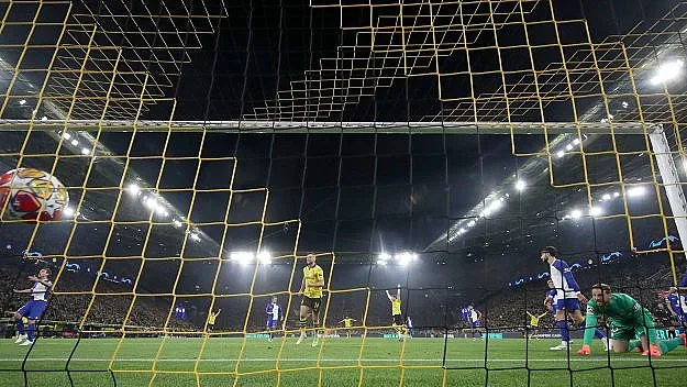 Зашеметяващ реванш! Борусия Дортмунд елиминира Атлетико Мадрид