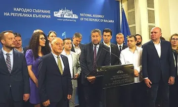 "Промяната" се разцепи. Една партията скъса с коалицията