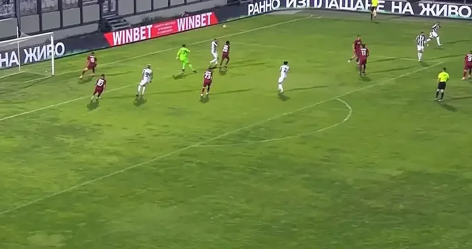 Локо Пд удари Славия за нова домакинска победа