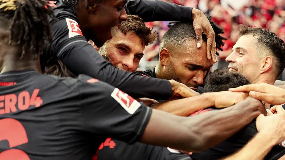 Байер ликува! Записа нова страница в историята