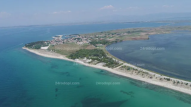 Санитарна бомба цъка на любим гръцки плаж