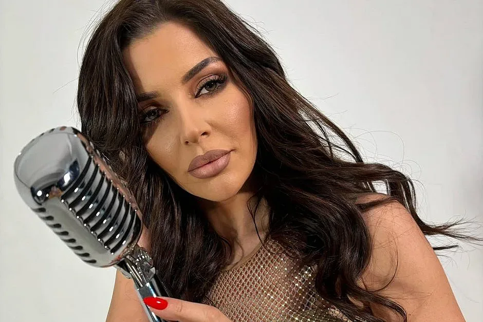 Дебора проговори след ареста. Странен пост във фейсбук