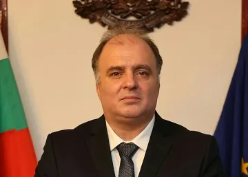 Министърът на културата се ядоса! Посочи вратата на голям началник