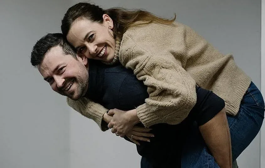 Зомбори и Бабинова първо са приятели, после се залюбват