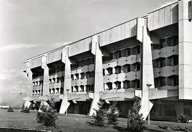 Ето най-бруталните сгради в София! Кой ги е строил