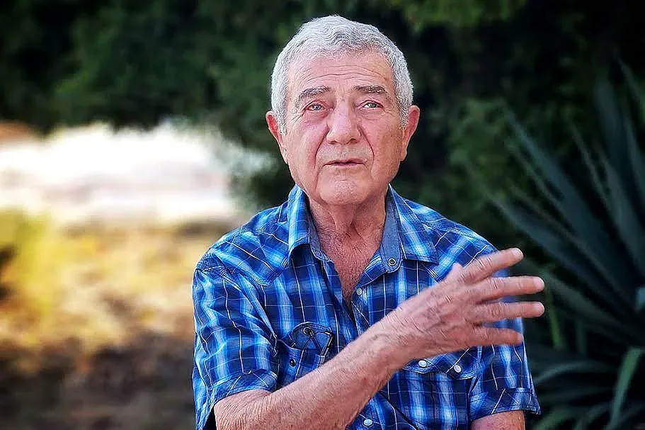 Стефан Цанев: Истините не са вкусни - яжте весели лъжи