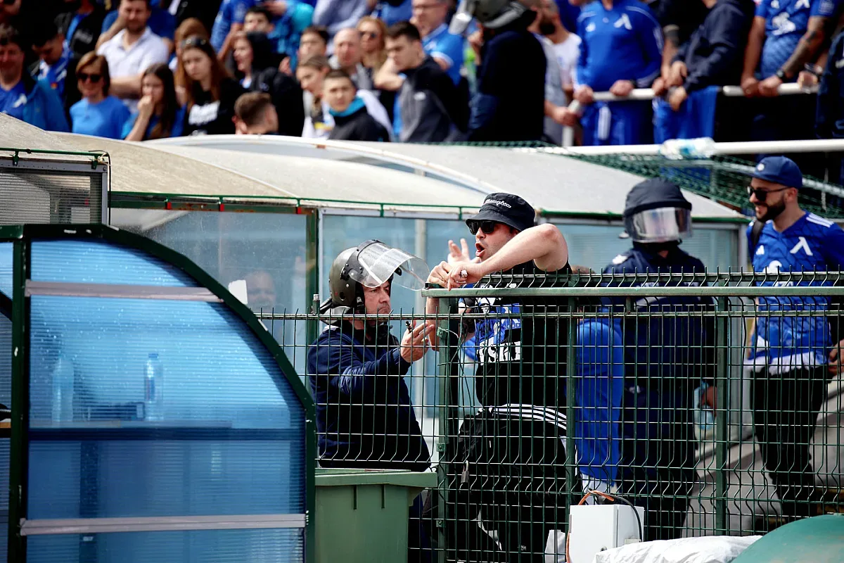 Драма на дербито! Има ранени