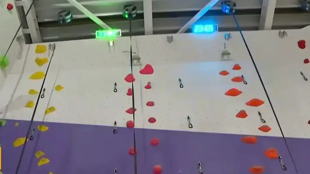 Нов инцидент с дете в София. Падна от...