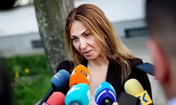 Заковаха ги! Шефката на митниците с близък на Рашков в 5-звезден хотел (СНИМКИ)