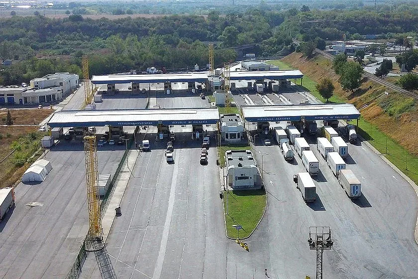 Интензивен трафик по български граници, има задръствания