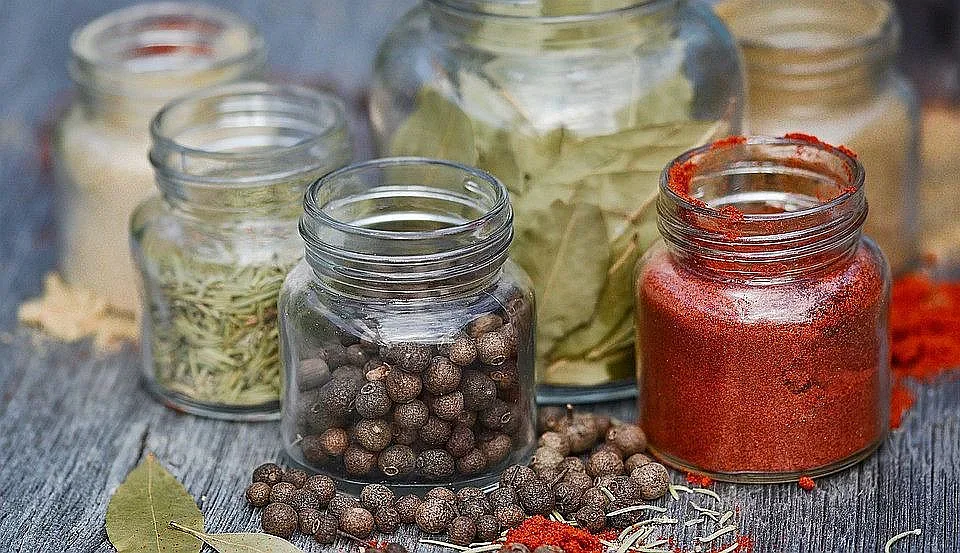 Вижте кои подправки помагат да топим телесни мазнини