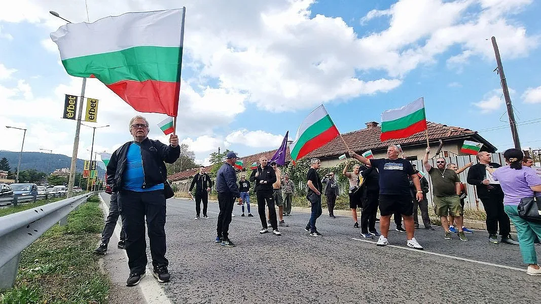 Миньори и енергетици излизат на протест. Искането