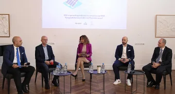 Представители на ОББ, бизнеса и държавата обсъдиха производството на енергия от ВЕИ