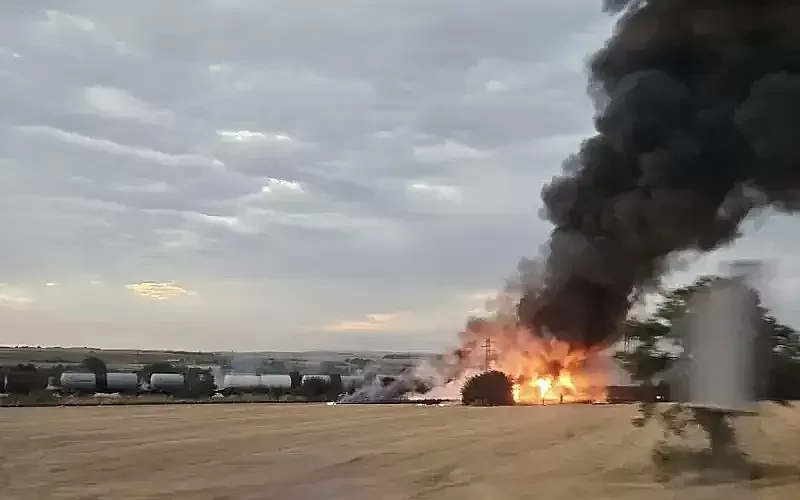Гроздан Караджов с първи данни за дерайлиралите цистерни с гориво