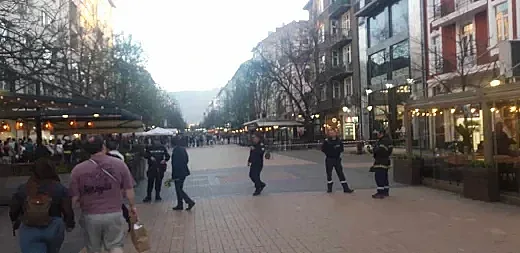 Всички се питат какво става на "Витошка". Полицията евакуира хората