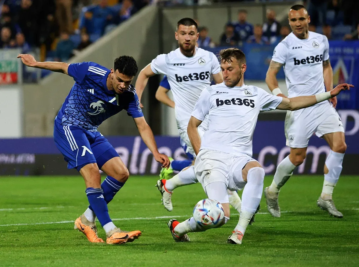 Левски се измъкна от "белия" кошмар на Герена