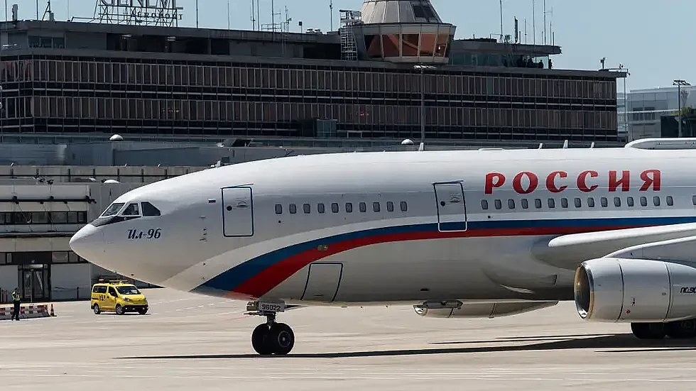 Москва пусна 4 самолета към Аляска. Къде е Путин