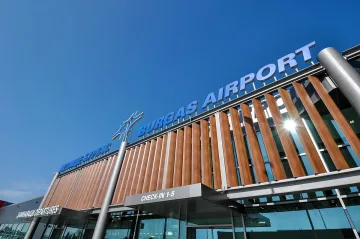 Полети от над 85 дестинации в 25 държави обяви летището в Бургас