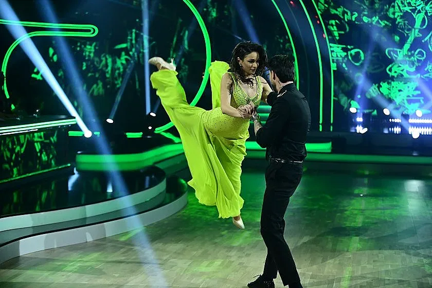 Сватба в "Денсинг старс". Целувка издаде всичко