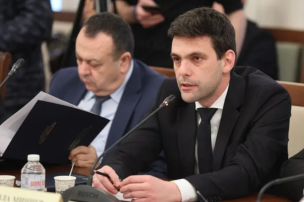 Напрежение на комисията за Нотариуса. ГЕРБ и ДПС скочиха на ПП-ДБ