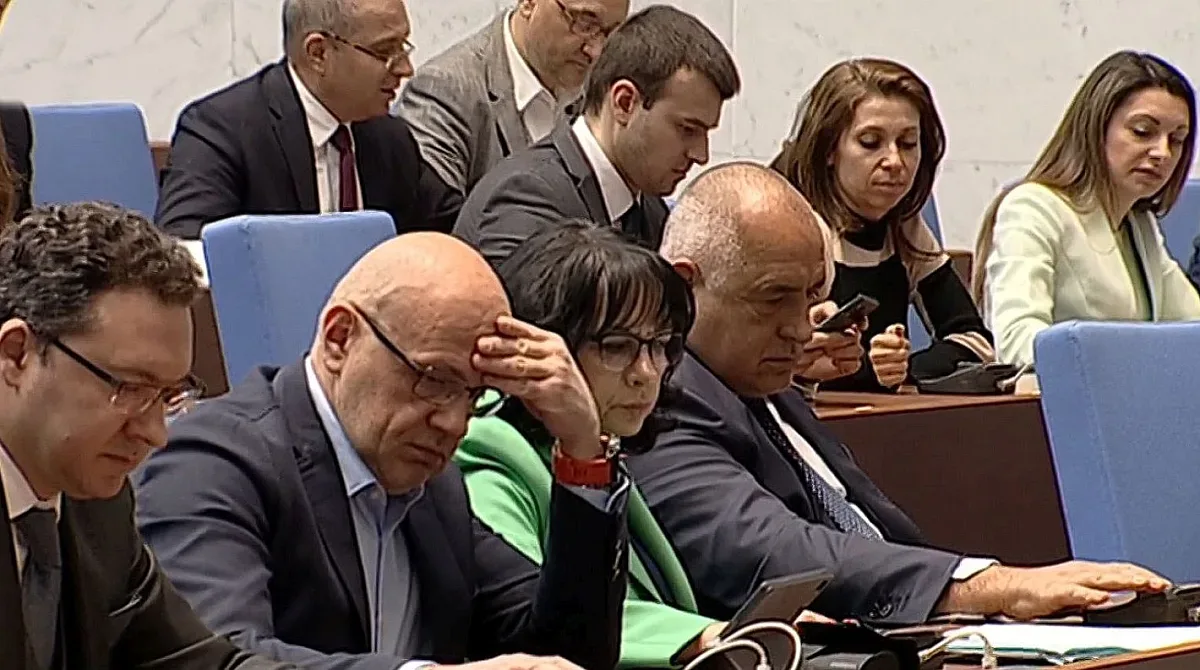 Парламентът решава съдбата на мандата на Мария Габриел (НА ЖИВО)