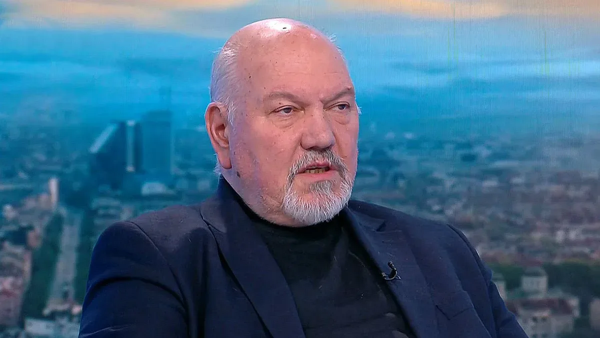 Човек на Радев скочи: Карат го да наруши Конституцията!